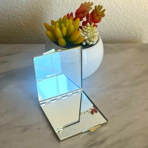 Magnifying Compact Pocket Mirror